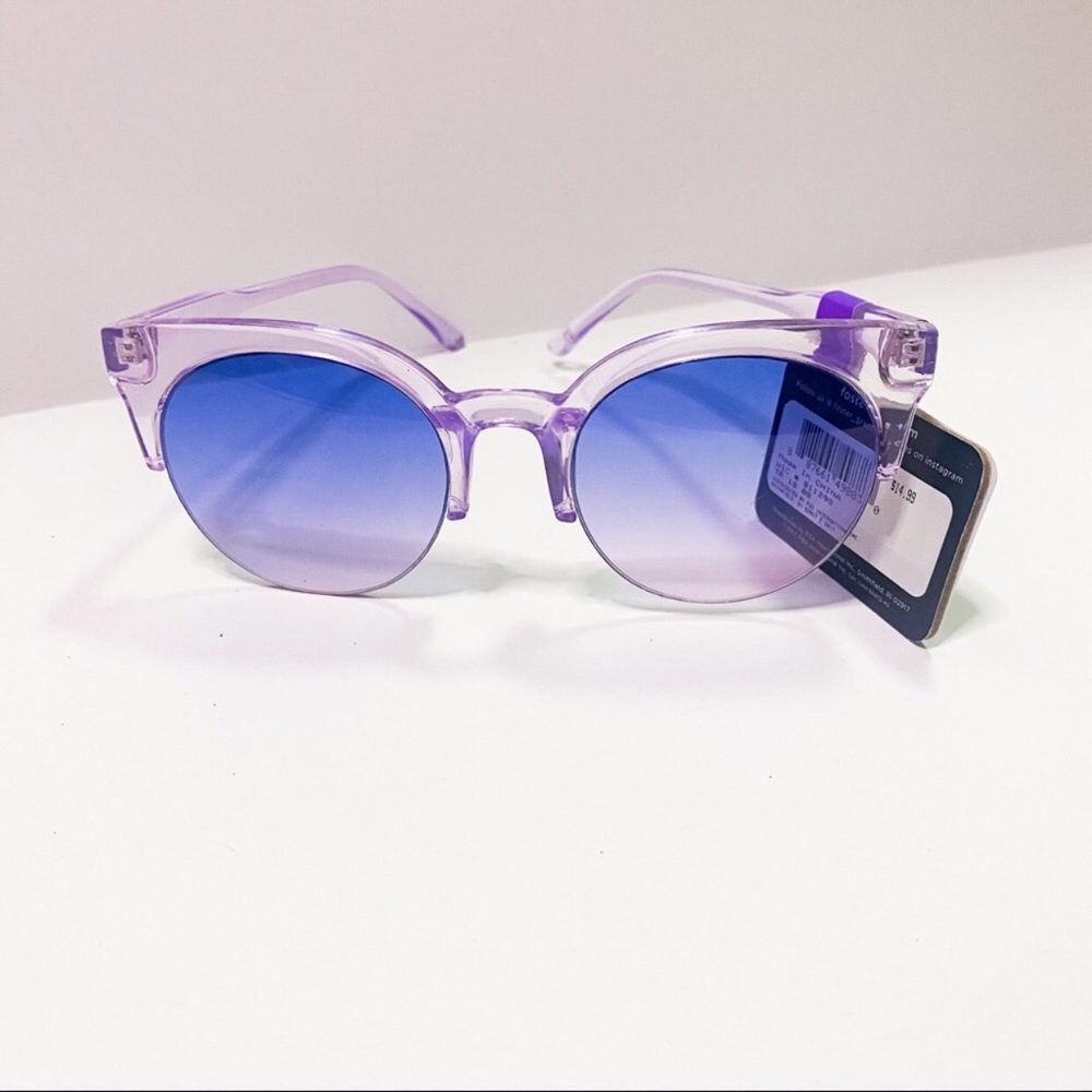 SOLD!!!! Foster Grant non prescription sunglasses